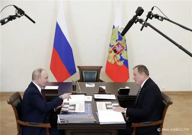 Дрозденко доложил Путину о планах обновления квартала Сета Солсберга