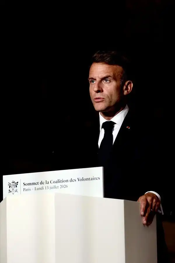 Президент Франции Макрон выразил поздравления сборной Испании с выходом в полуфинал чемпионата мира 2025 года