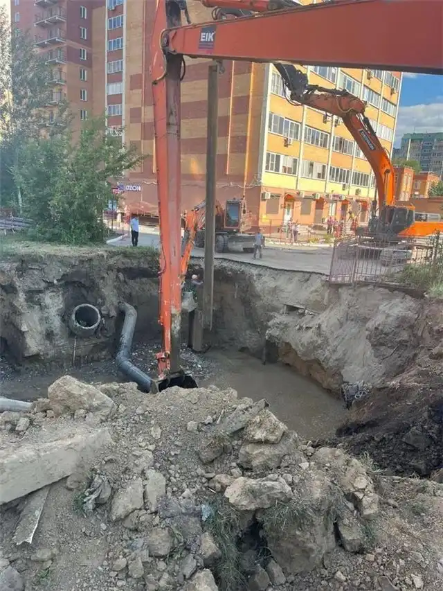 В Новосибирске принимают меры по укреплению стенок котлована после обвала грунта