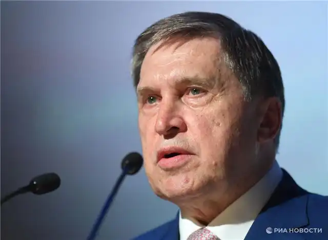 Ушаков заявил, что представители США на ПМЭФ не приносили Путину сообщений от Трампа