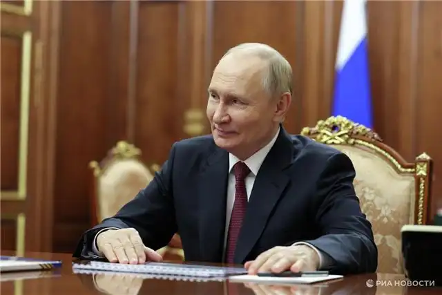 Стивен Сигал поделился впечатлениями о встрече с Путиным отметив его вежливость, глубину и доброту