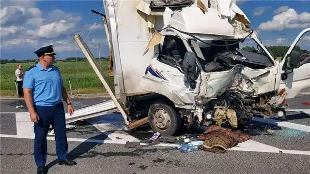Двух тяжело пострадавших после автобусного ДТП в Кузбассе эвакуировали в Кемерово
