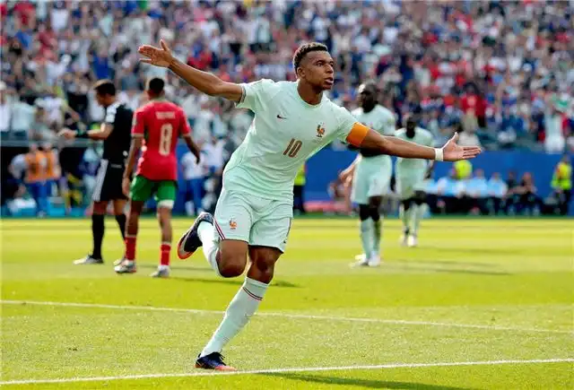 Франция обыграла Марокко 2 -0 и пробилась в полуфинал ЧМ-2026