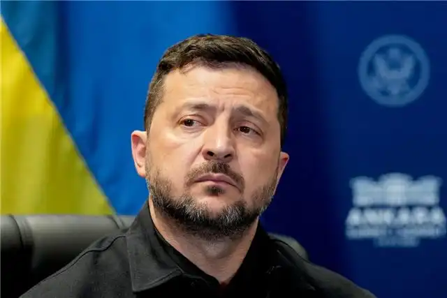 CA - Из-за обострения на фронте и конфликта с Польшей Зеленский может покинуть Украину