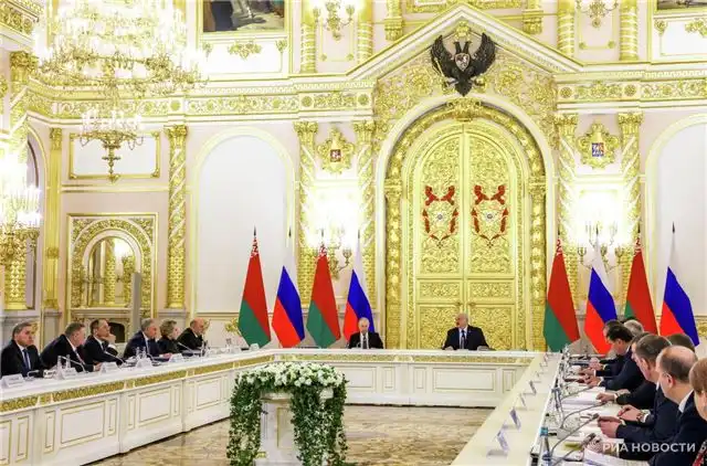 Россия и Белоруссия утвердили декрет Высшего государственного совета о...