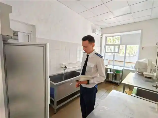 В Омской области массовая госпитализация детей и персонала лагеря из-за болезни