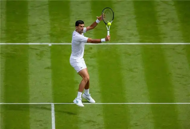 Джокович уверенно прошёл в следующий раунд Уимблдона