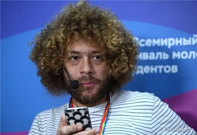 Налоговая приостановила операции по счетам блогера Варламова из?за мно...