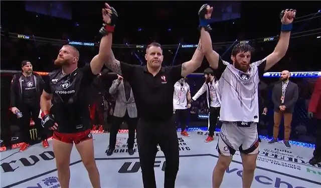 Непридуманный исход главного поединка UFC 282 между Анкалаевым из Росс...
