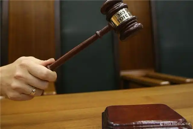 В Москве признали виновным велосипедиста, перепрыгнувшего через рельсы в метро и оштрафовали